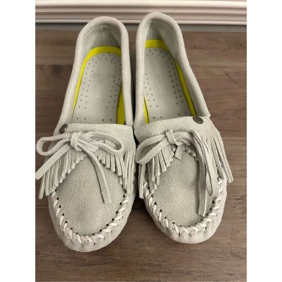 MINNETONKA Women's Kilty Plus Moccasins Color Mint 7.5 EUC - Picture 1 of 8